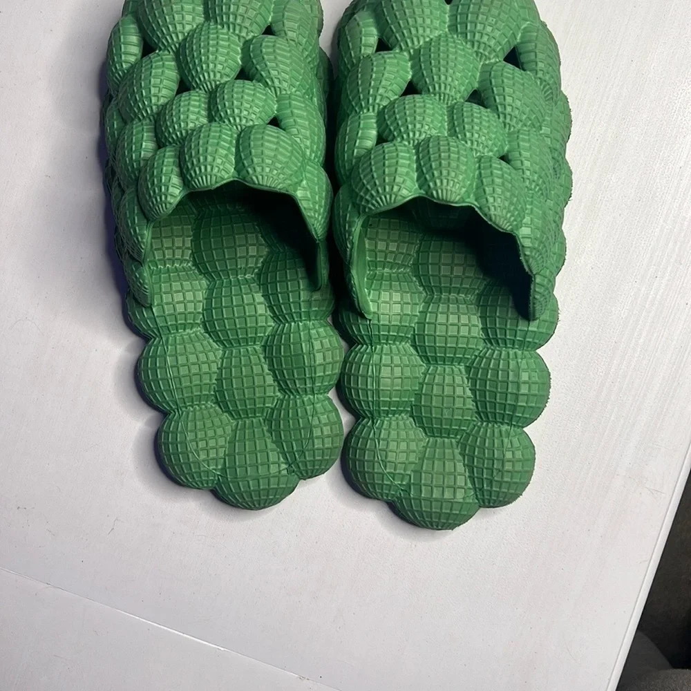 Solid Color Bubble Slip-On Sandals